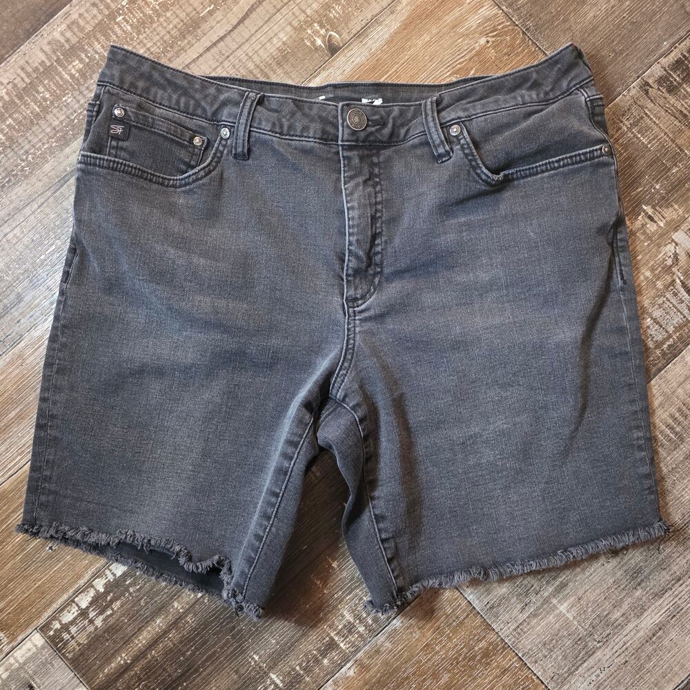Seven7 Relaxed Bermuda Black Jean Shorts Women's Size 12
